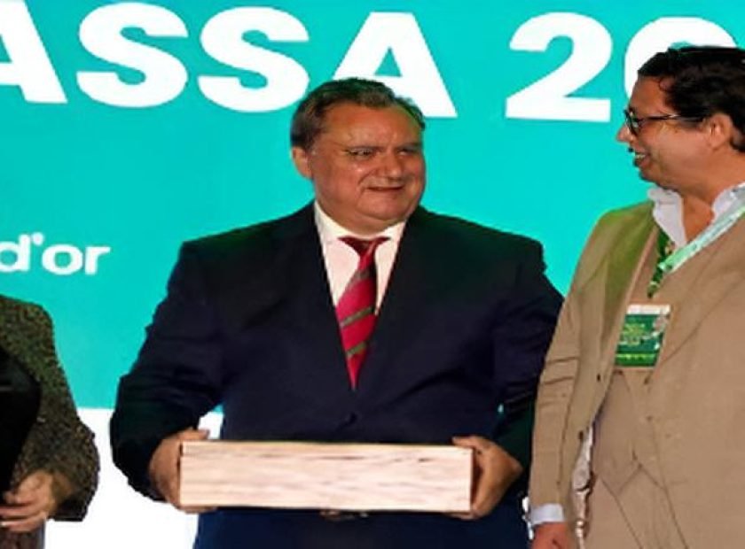 trophé 1.-fotor-enhance-20260123115007